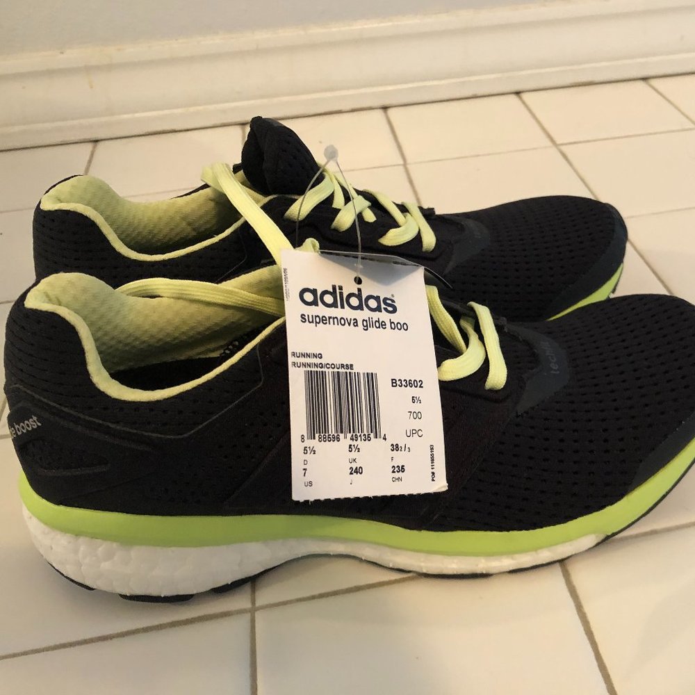 Adidas women's running shoe size 7